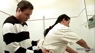 Procreate Caught Step-Daughter in Bathroom and Seduce say no to